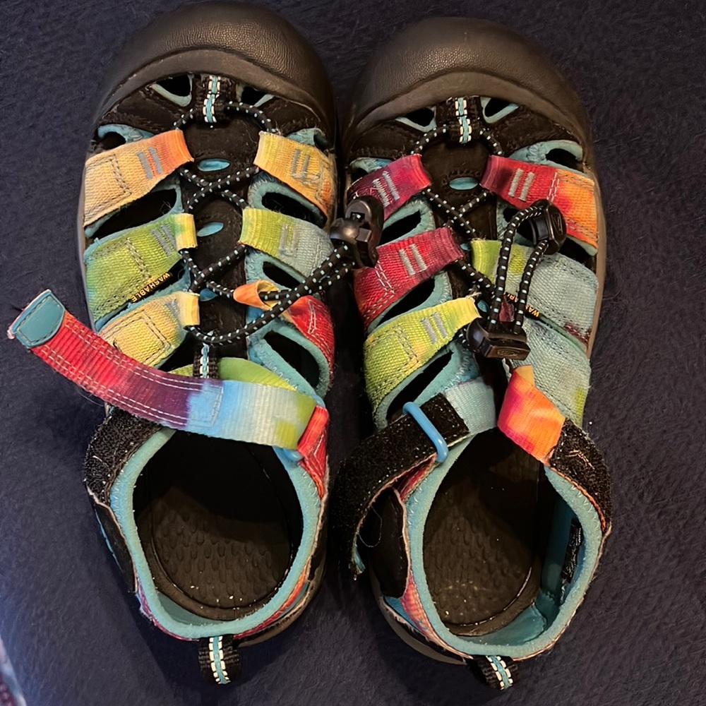 Keen shoes. Youth size 2. Excellent condition!  See pics for details